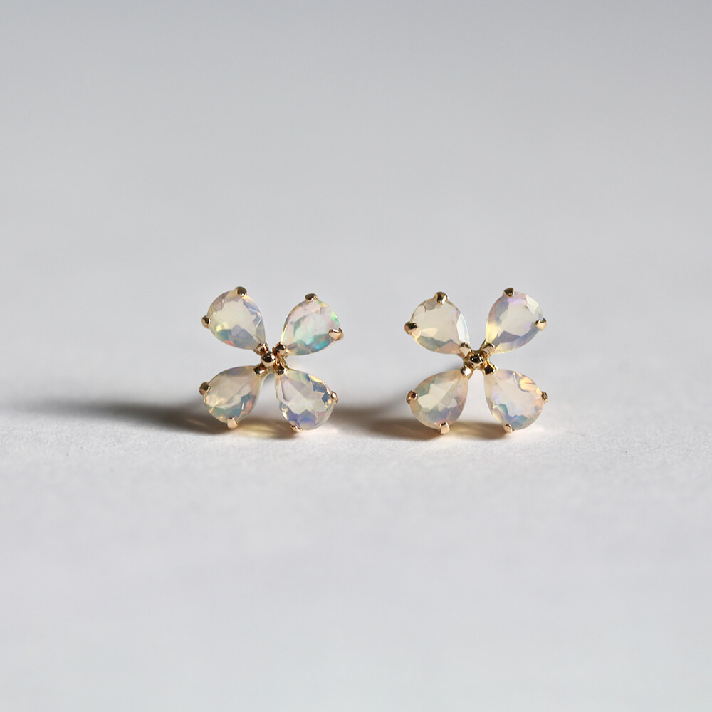 オパール フラワー ピアス | K10YG 【WEB/ランドマーク店限定】