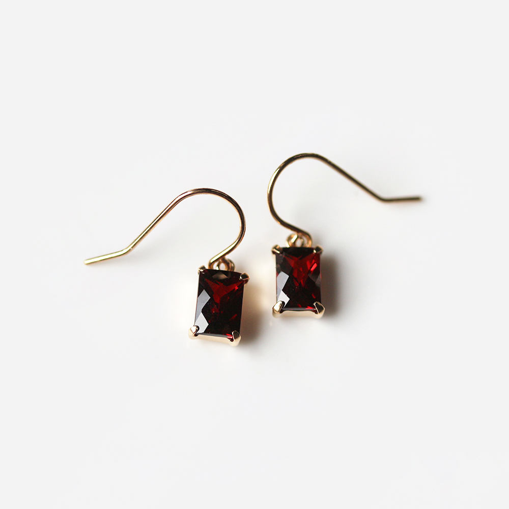 ガーネット フック ピアス | K10YG〈Web限定〉