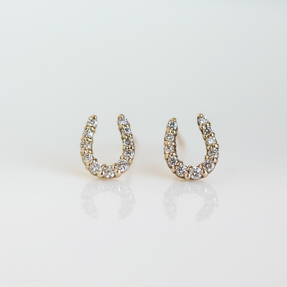 ダイヤモンド ホースシュー パヴェ ピアス | K10YG