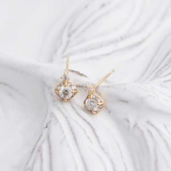 ダイヤモンド ピアス | K18 〈Web限定〉